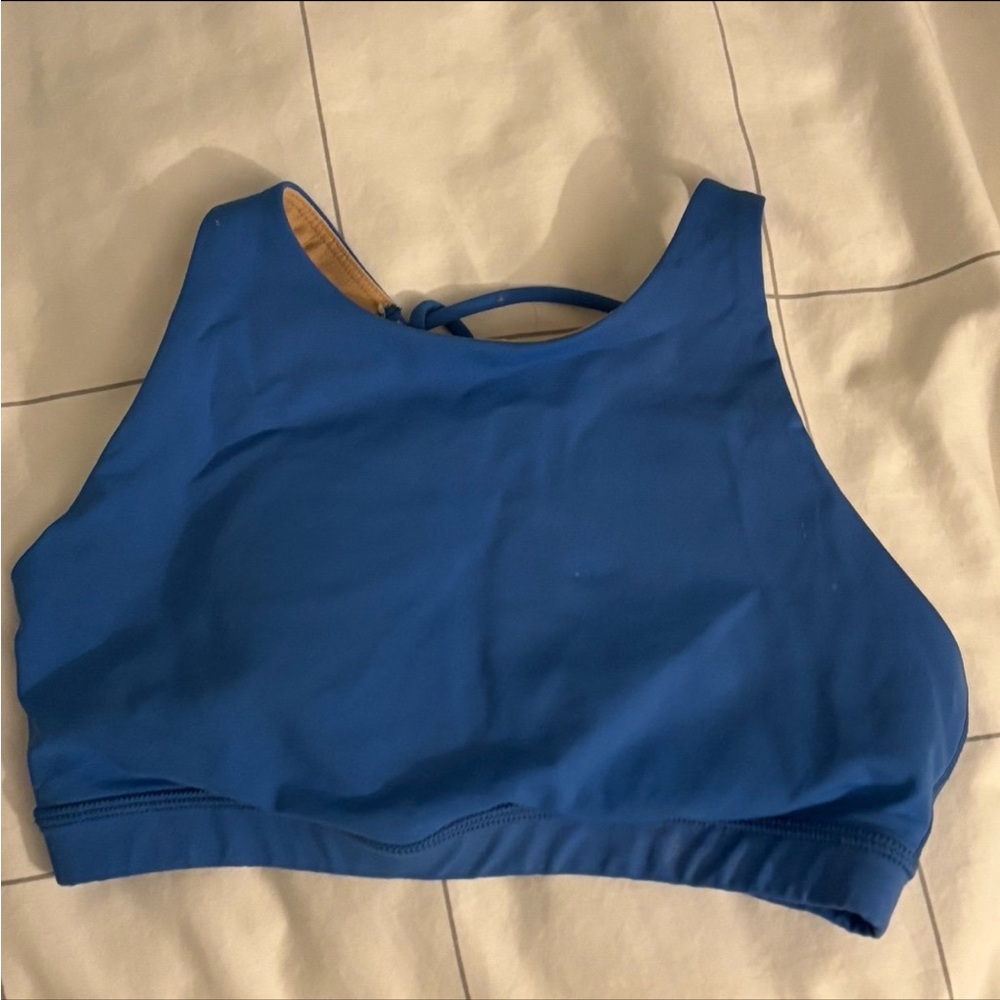 Lululemon sports bra